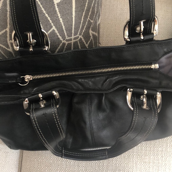 🎉 Coach Large Black Soho Leather Tote Bag - Picture 6 of 9